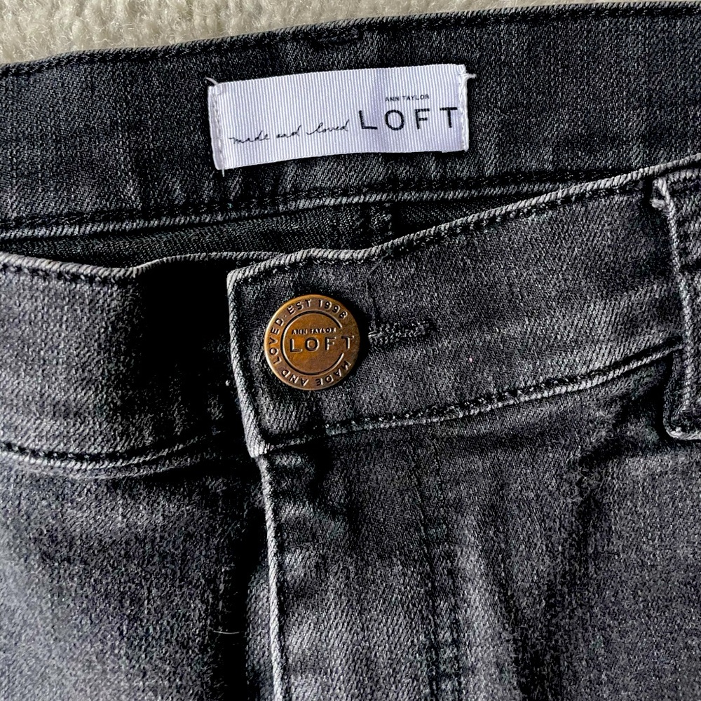 Ann Taylor Loft, modern straight jeans, black - size 6